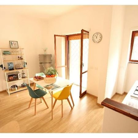 Cozy Coastal Gateway Apartment ลิโด ดิ ออสเตีย ภายนอก รูปภาพ