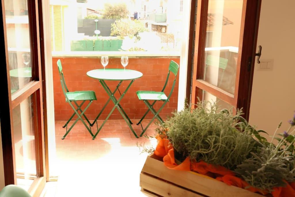 Cozy Coastal Gateway Apartment ลิโด ดิ ออสเตีย ภายนอก รูปภาพ