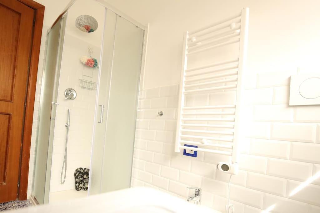 Cozy Coastal Gateway Apartment ลิโด ดิ ออสเตีย ภายนอก รูปภาพ