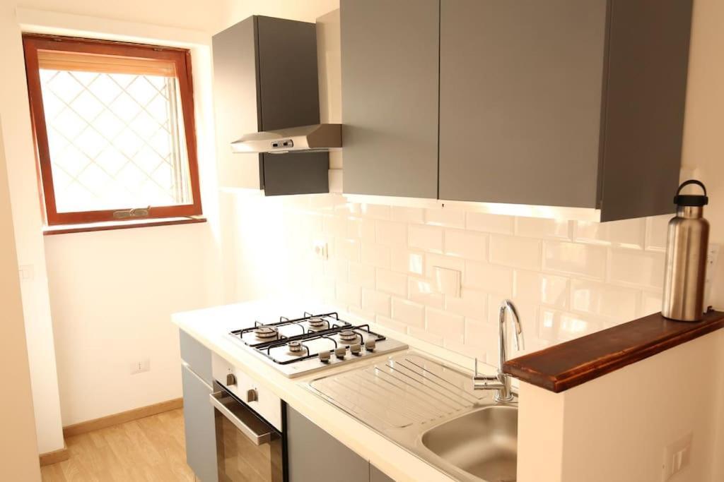 Cozy Coastal Gateway Apartment ลิโด ดิ ออสเตีย ภายนอก รูปภาพ