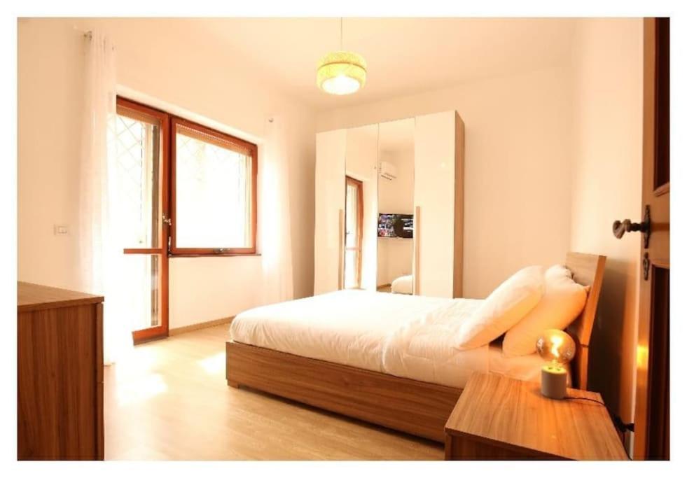 Cozy Coastal Gateway Apartment ลิโด ดิ ออสเตีย ภายนอก รูปภาพ